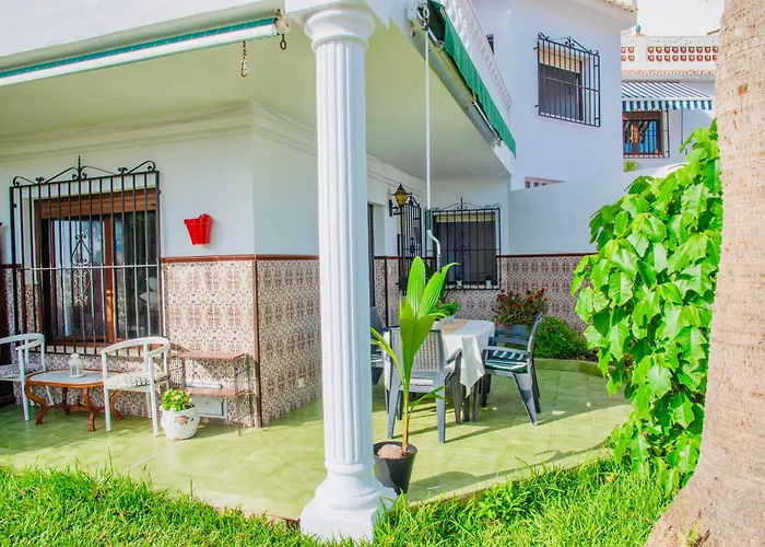 Villa Torrecilla En El Centro De Nerja - South Costa