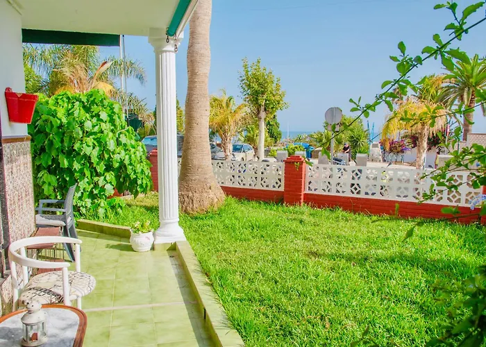 Villa Torrecilla En El Centro De Nerja - South Costa